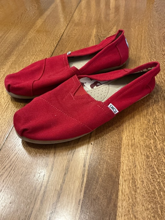 Woman’s Toms Alpargata red classic slip on shoe. Size 9.5. Canvas. Barely worn! - Picture 3 of 7